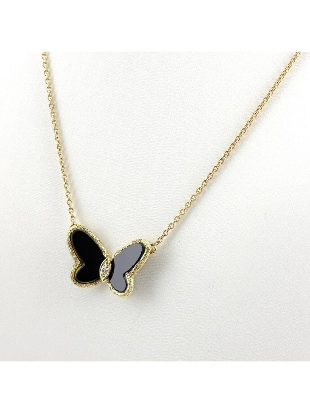Van Cleef & Arpels Onyx Papillon Yellow Gold Pendant Pave Diamond Butterfly